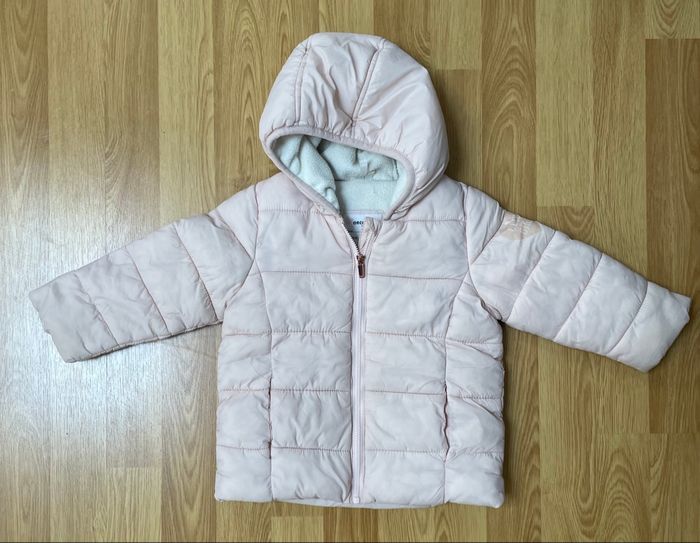 Doudoune à capuche taille 24 mois