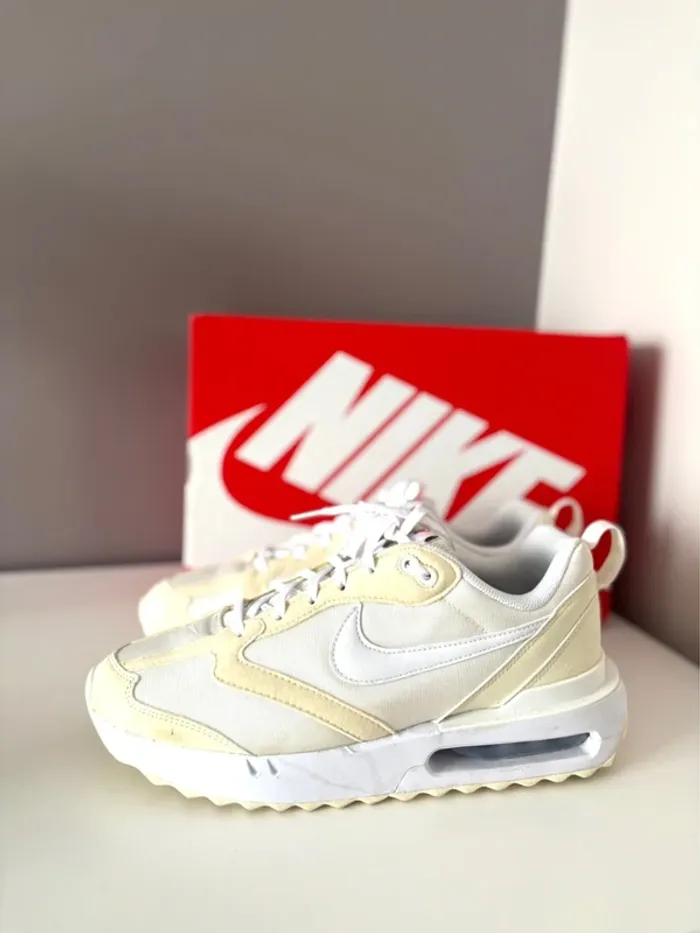 Nike crème - photo numéro 2
