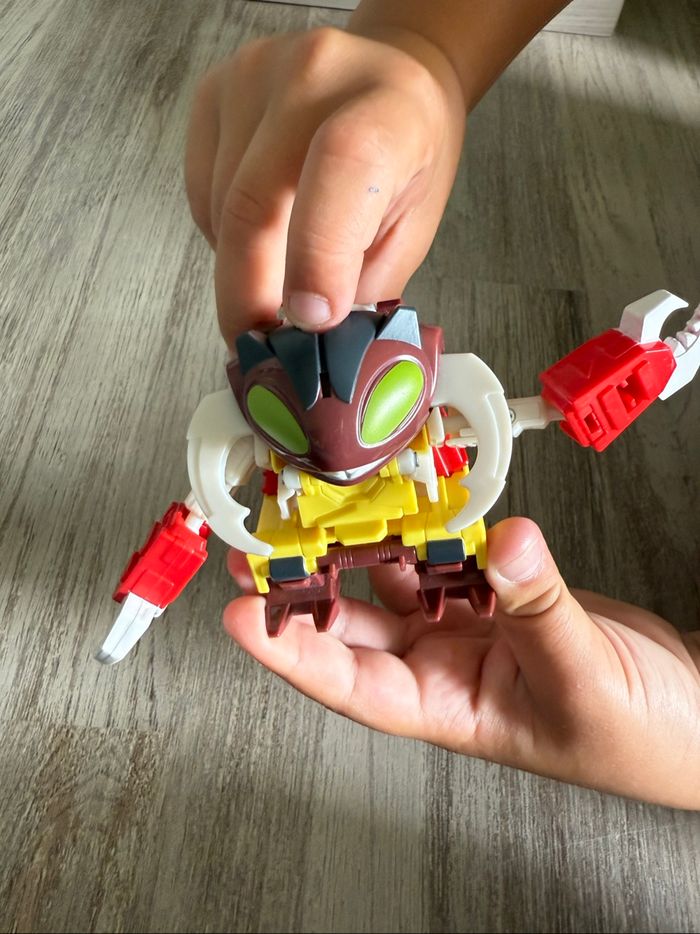 Figurine Transformers Bumblebee - photo numéro 3