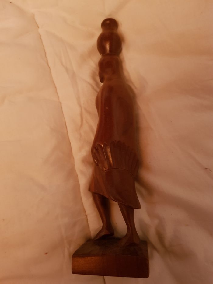 Statuette en bois vintage - photo numéro 3