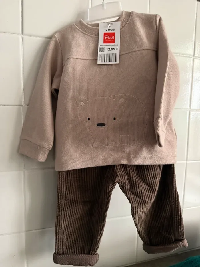 Ensemble bébé 12 mois NEUF avec étiquette, trop craquant !