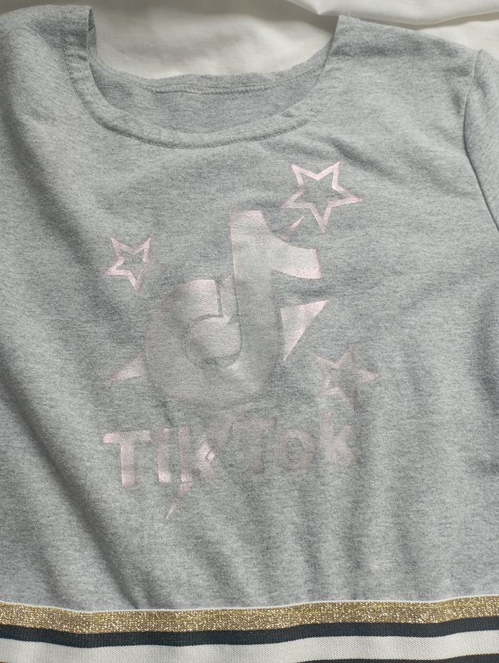 Robe grise manches longues hiver 12 ans 2€5 - photo numéro 2