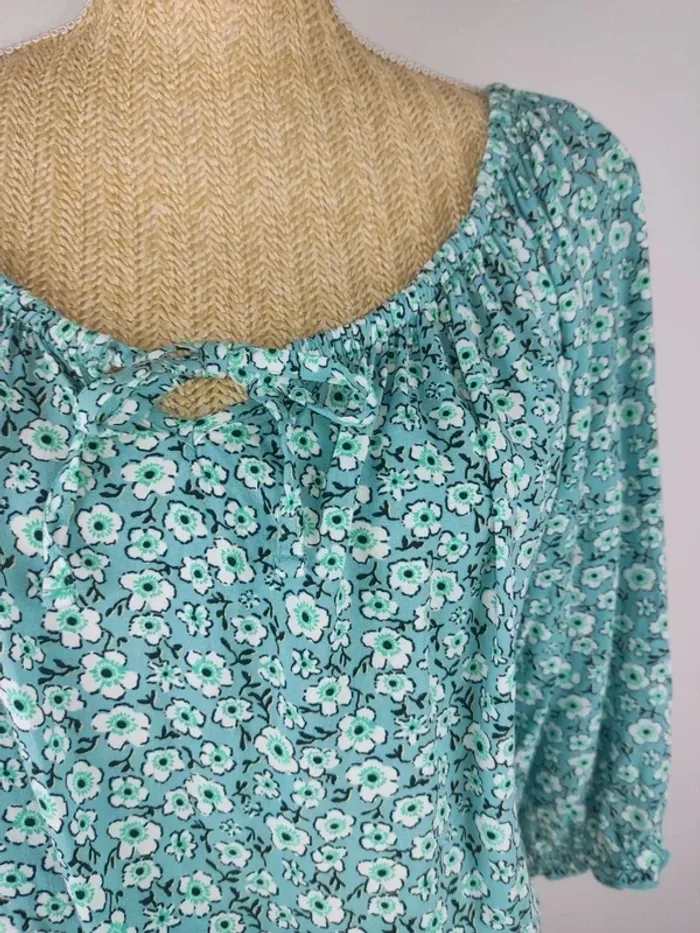 Blouse manches 3/4 taille smockée motifs fleuris tons bleu et vert taille 44 Liberto - photo numéro 4