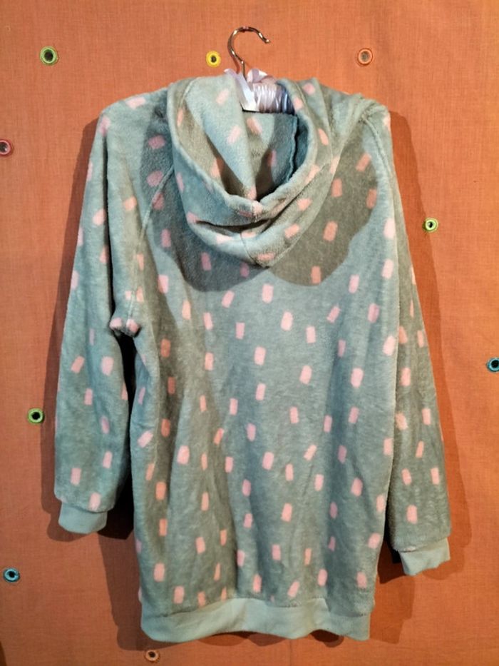 Pull ou haut de pyjama - photo numéro 2