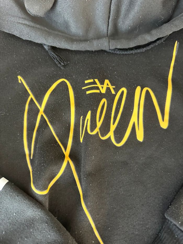 Pull court à capuche Eva Queen - photo numéro 4