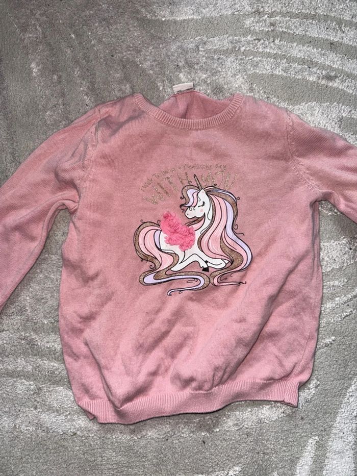 Pull licorne rose très bon état - photo numéro 2