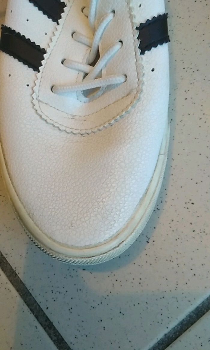 Baskets blanche et noire pointure39       14 - photo numéro 4