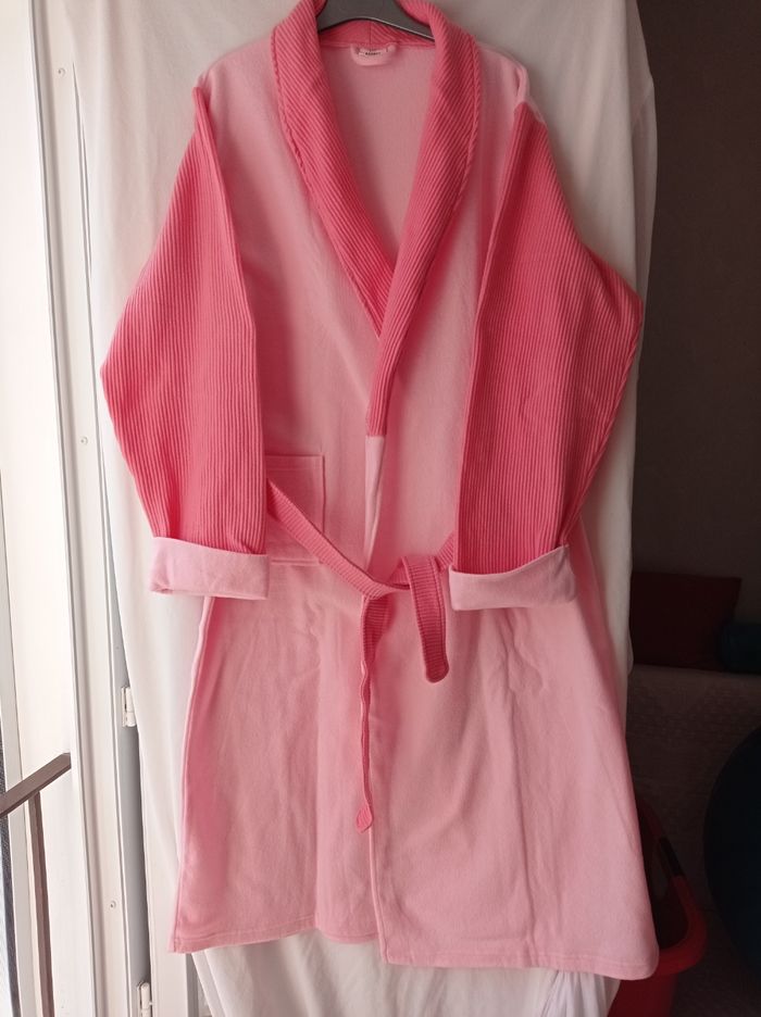 ROBE DE CHAMBRE LBP Rose. NEUVE.