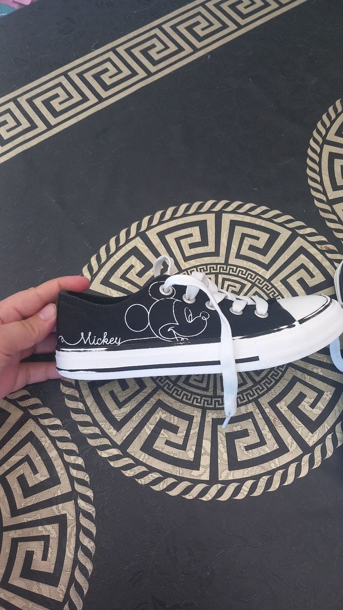 Baskets mickey taille 32 - photo numéro 2