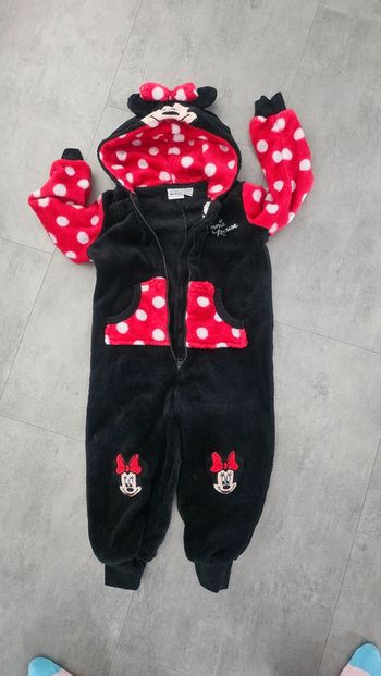 Sur Pyjama minnie ou combinaison