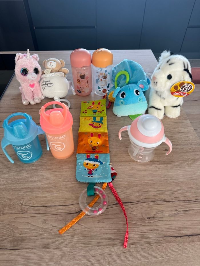 Lots gourdes et jeux d’éveil peluches