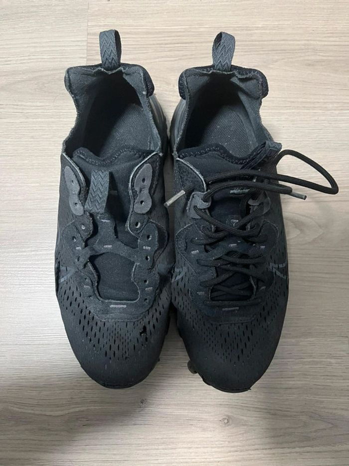 Nike react noir
