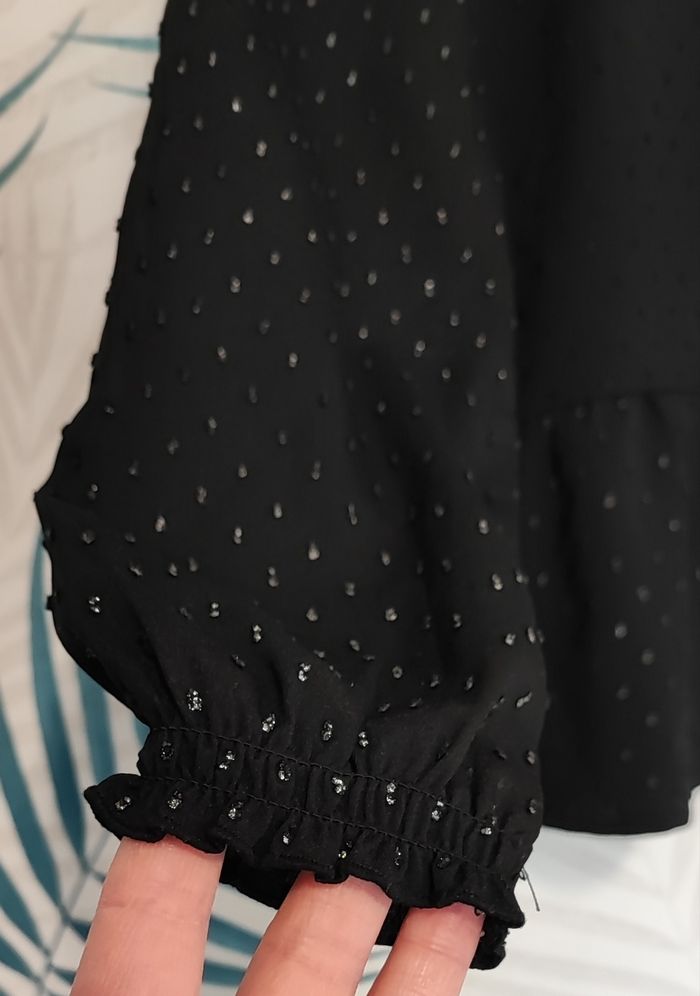 🌸 Blouse brillante - Noir - Kiabi - 10 ans - Neuve 🌸 - photo numéro 3