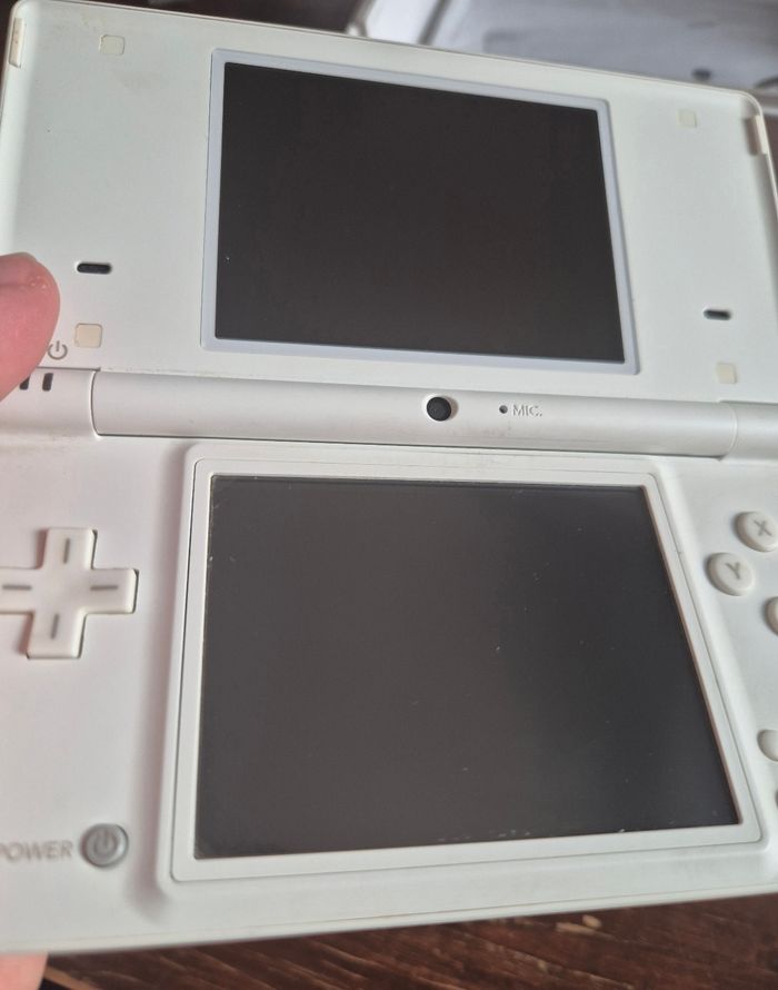 Console Nintendo ds dsi blanche en boite - photo numéro 3