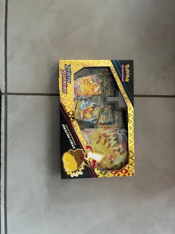 Coffret rare neuf scellé Pikachu Zénith Suprême