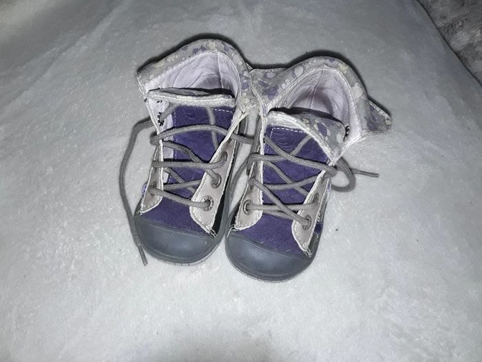Chaussures bébé fille pointure 21