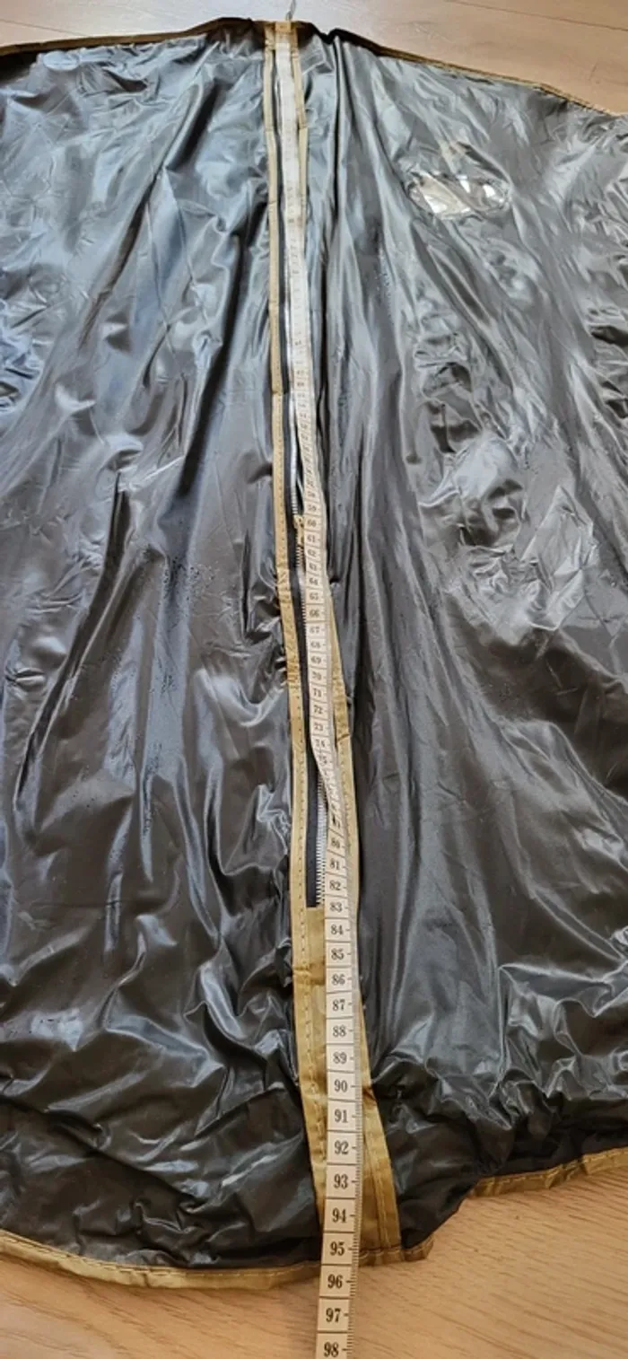 Housse de costume -  noir – légère et pratique - Très bon état - photo numéro 7
