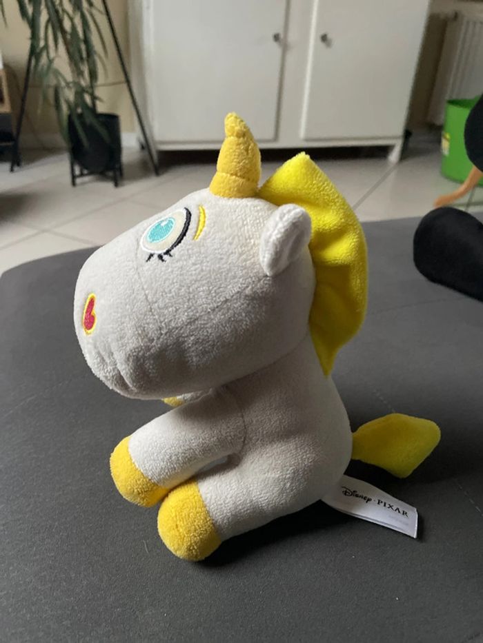 Peluche licorne bouton d’or Disney Pixar - photo numéro 2