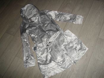 Veste longue COP COPINE argentée, effet froissé, capuche taille 36 TBE