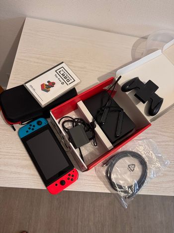Switch néon très bon état