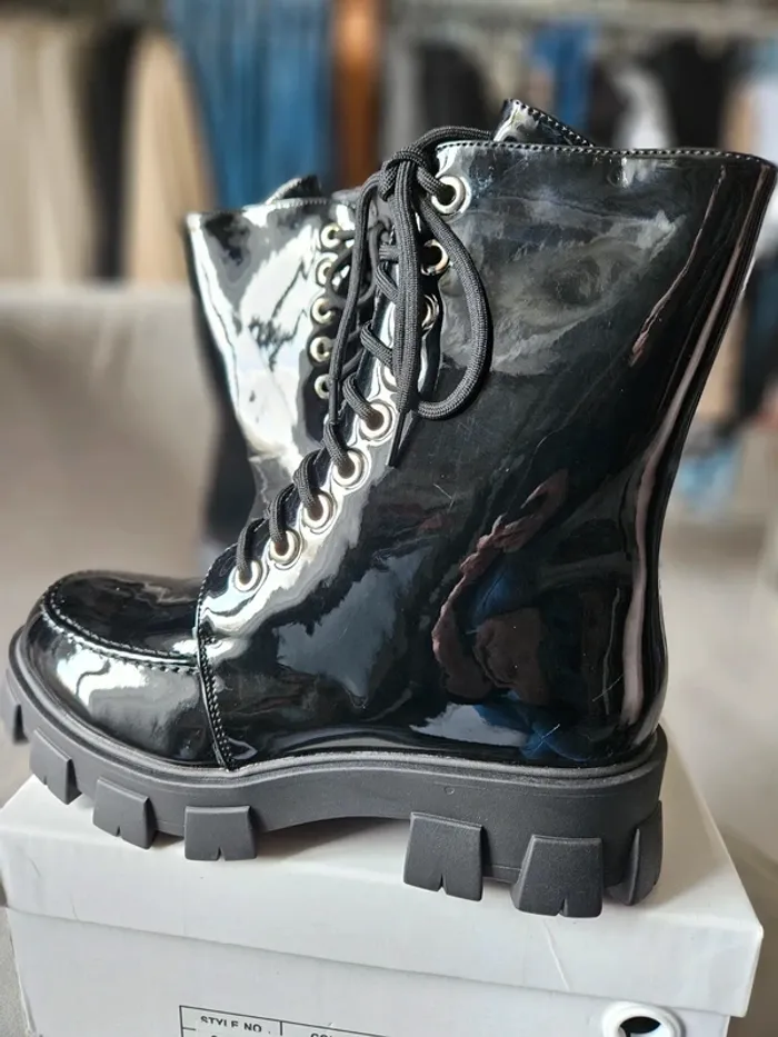 Bottines vinyles pointure 40 - photo numéro 4
