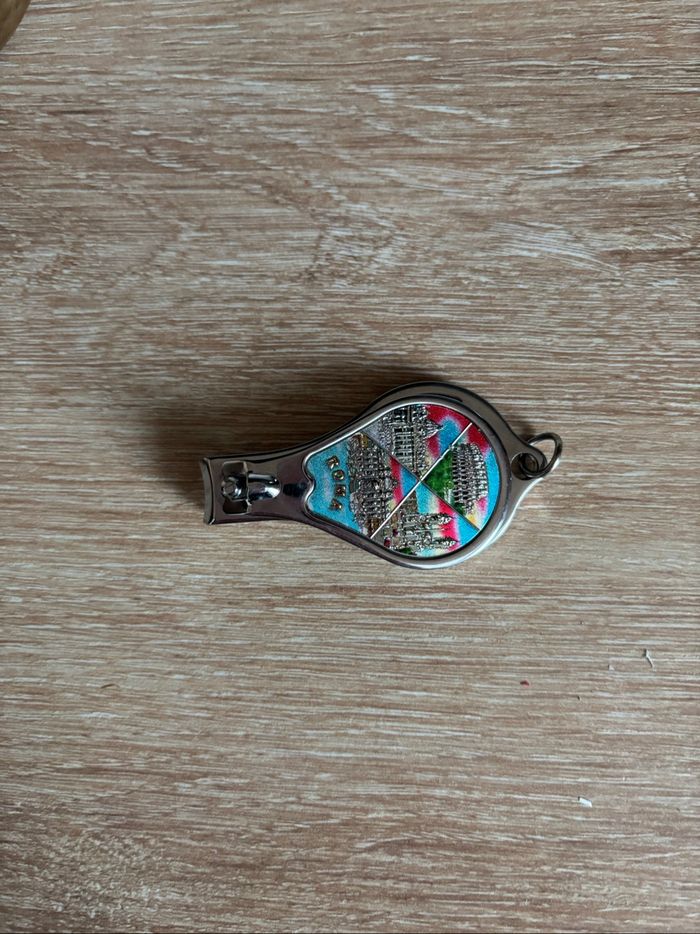 Coupe ongle et ouvre bouteille souvenir Rome - photo numéro 2