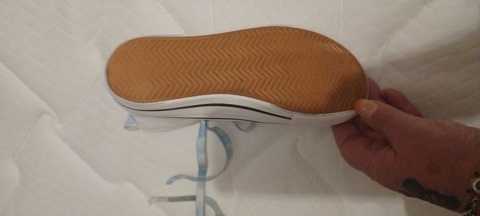 Très belle paire de baskets montante fille Pointure 32 - photo numéro 7