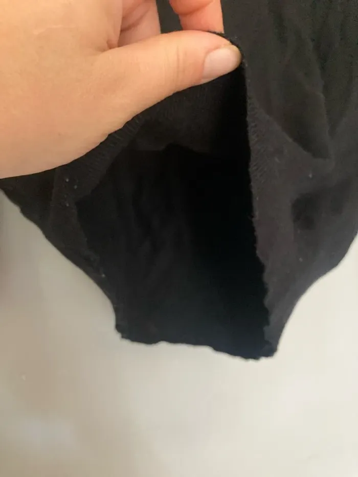 Pull fin Primark, taille XS, noir, col rond avec strass - photo numéro 8