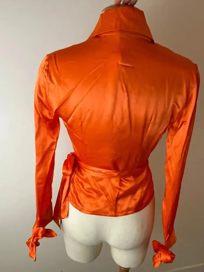 Top cache-coeur Orange Charo Azcona - photo numéro 4