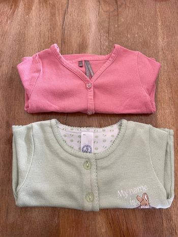 Gilets taille 6/9 mois