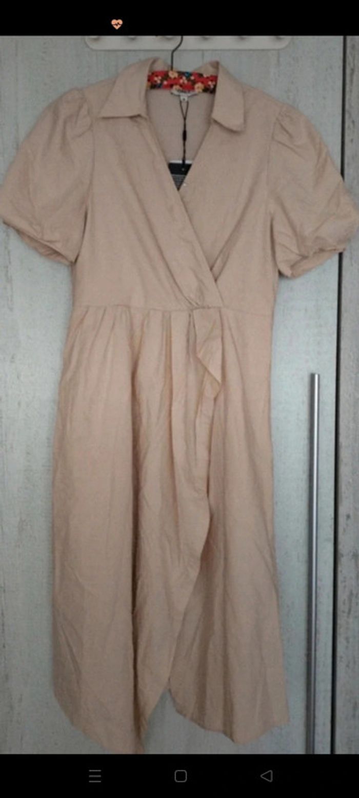 Robe beige portefeuille