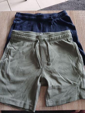 Short neuf