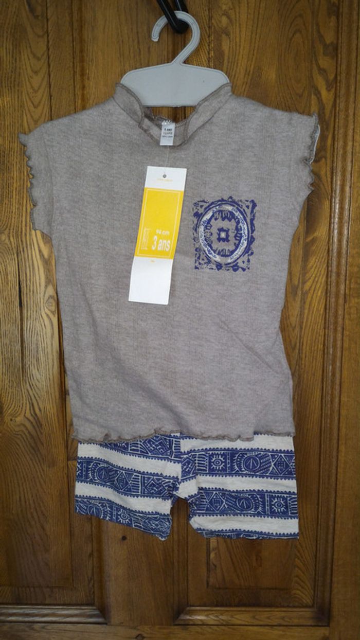 Ensemble tee-shirt/cycliste