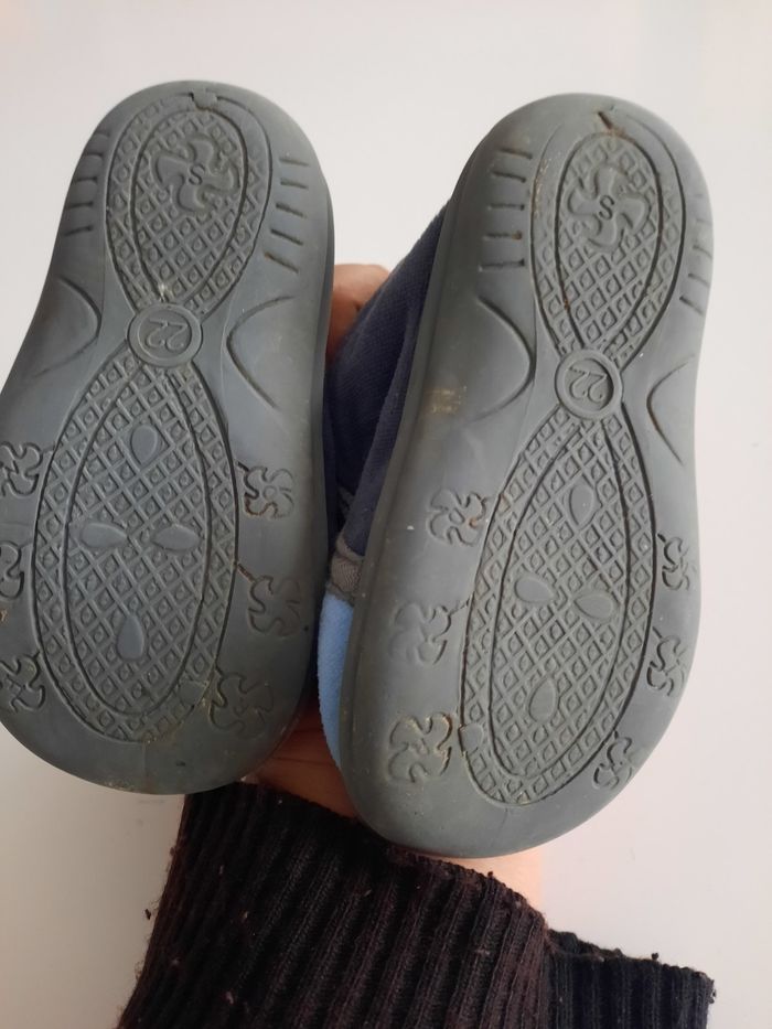 Chaussons T:20 - photo numéro 3