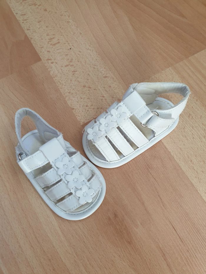 Sandalettes souple bébé pointure 18