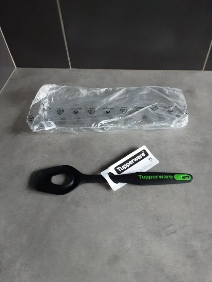 Très Grande cuillère tupperware neuf