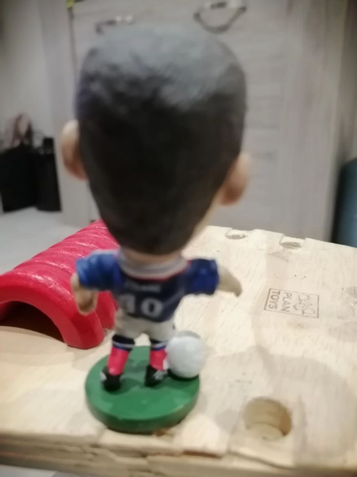 Figurine foot 1997 zinedine Zidane - photo numéro 3