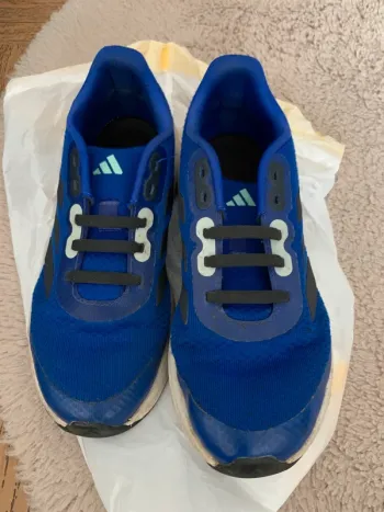 Baskets adidas t36 1/2 course à pied