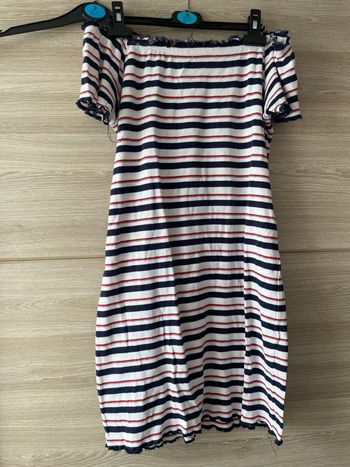 Robe à épaules dénudées 
