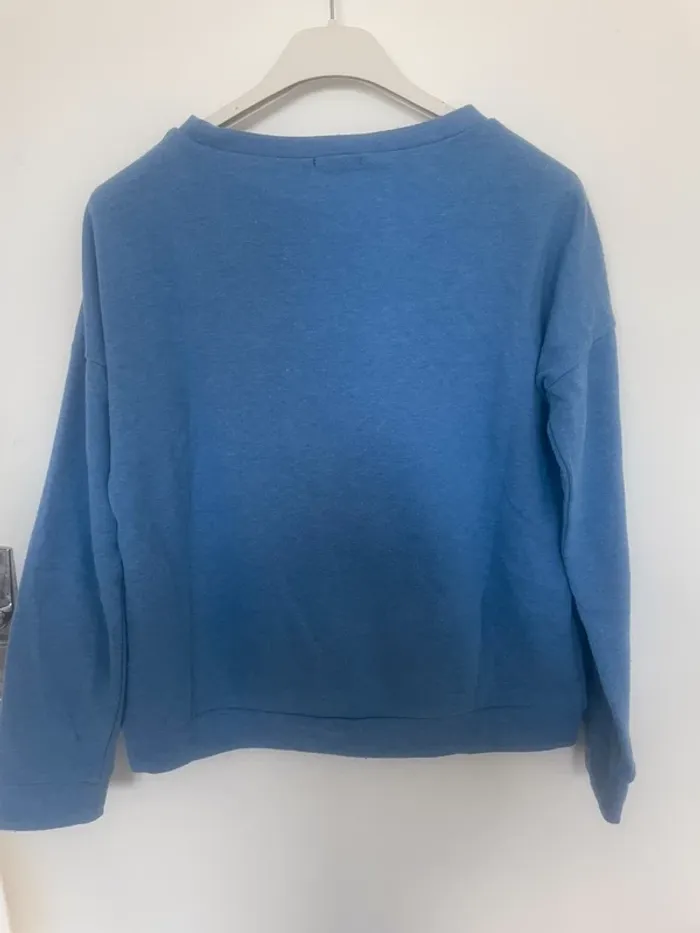 Pull bleu - photo numéro 2