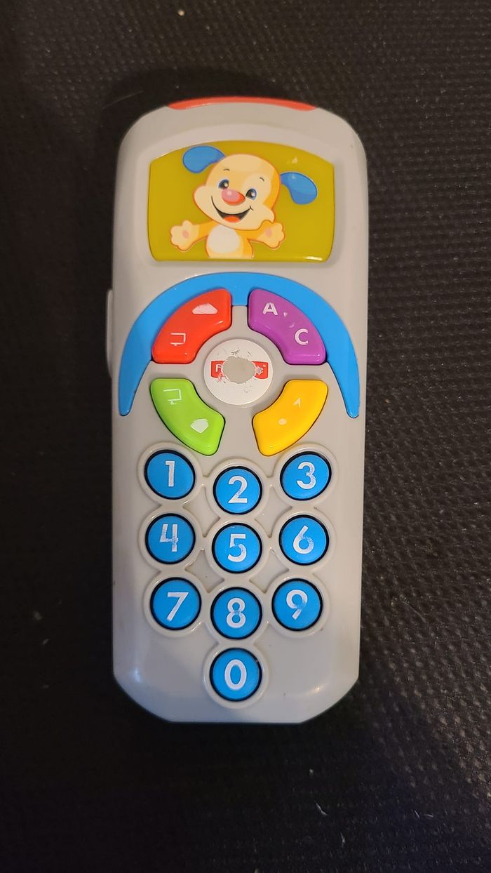 Fisher-Price Jouet D’Éveil Musical La Télécommande De Puppy Rires & Éveil, Stimulation Vue, Ouïe Et - photo numéro 2