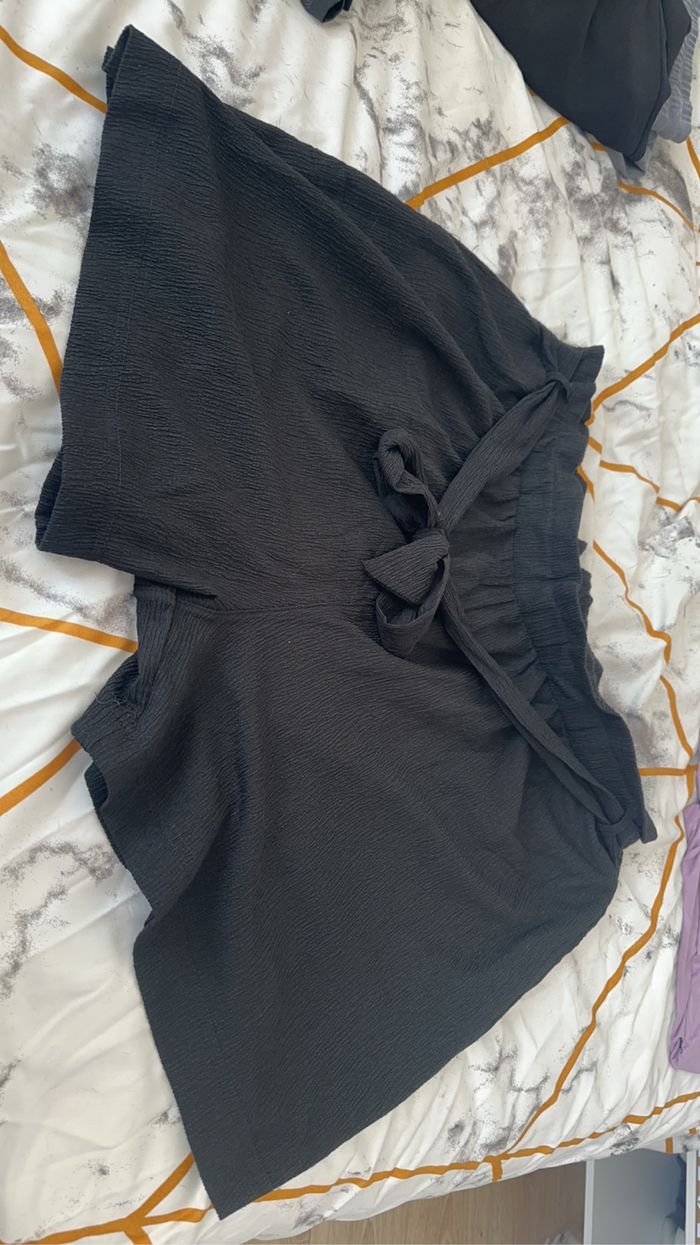 Short fille