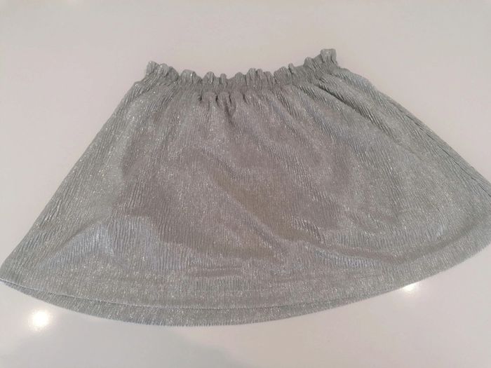 Jupe grise argenté T 5 ans 👧🏻 - photo numéro 5