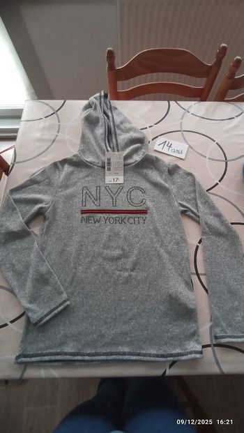 Pull à capuche fille 14 ans neuf Miss Liberto