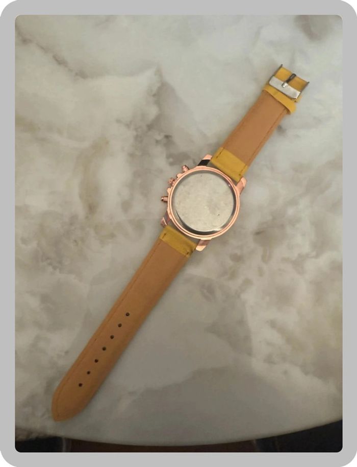 Montre jaune - photo numéro 3