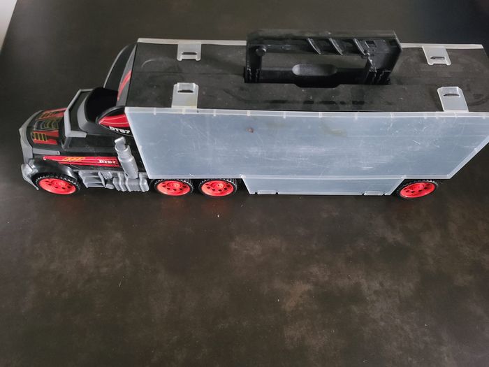 Camion transporteur - photo numéro 4