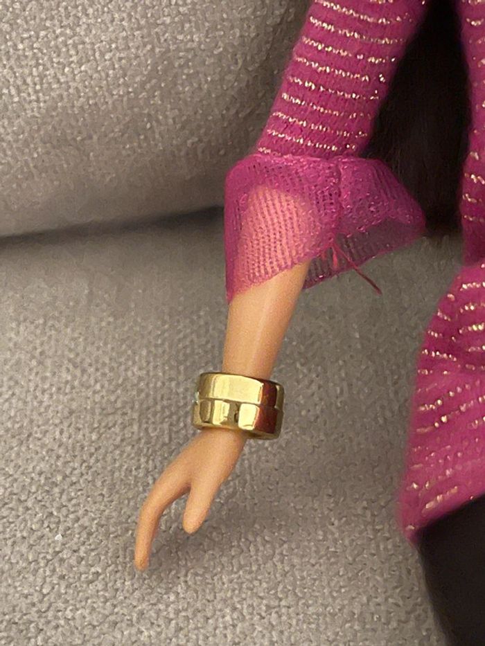 poupée Barbie brune et mate - photo numéro 3