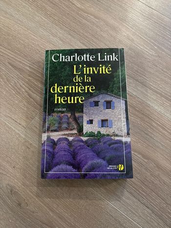 L’invité de la dernière heure roman