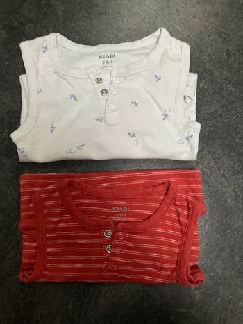 Lot de 2 Bodies sans manches  kiabi 24mois