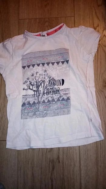 Tee shirt okaïdi fille taille 6 ans Très bon état.